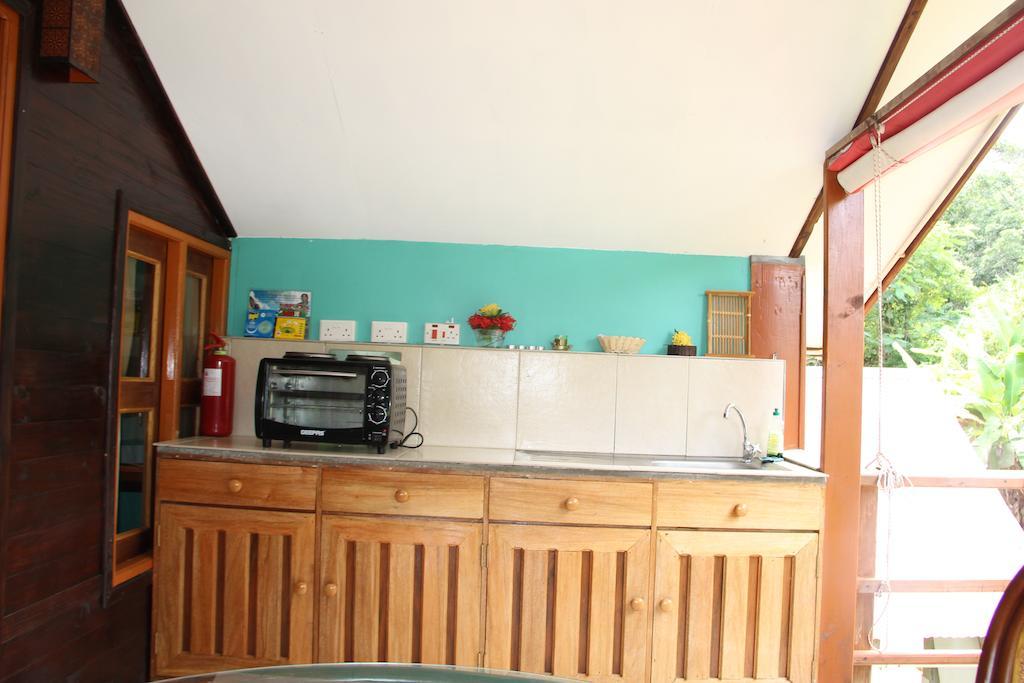 Belle Des Iles Bed & Breakfast La Digue Exterior photo