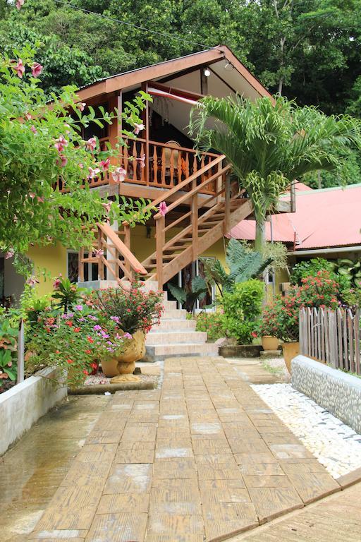 Belle Des Iles Bed & Breakfast La Digue Exterior photo